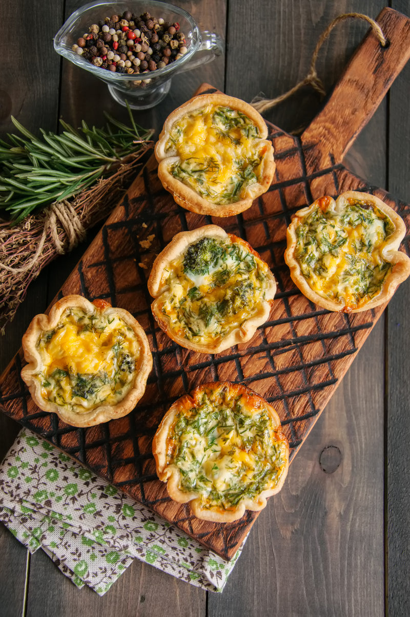 Assortment of mini quiches at the chef's choice (x12)